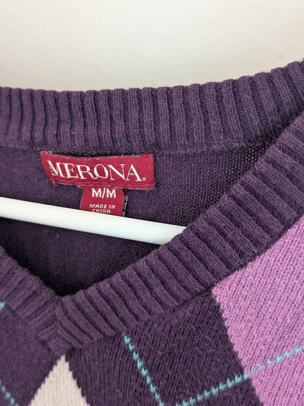 Merona Women's Purple Argyle V-Neck Sweater - Picture 2 of 3